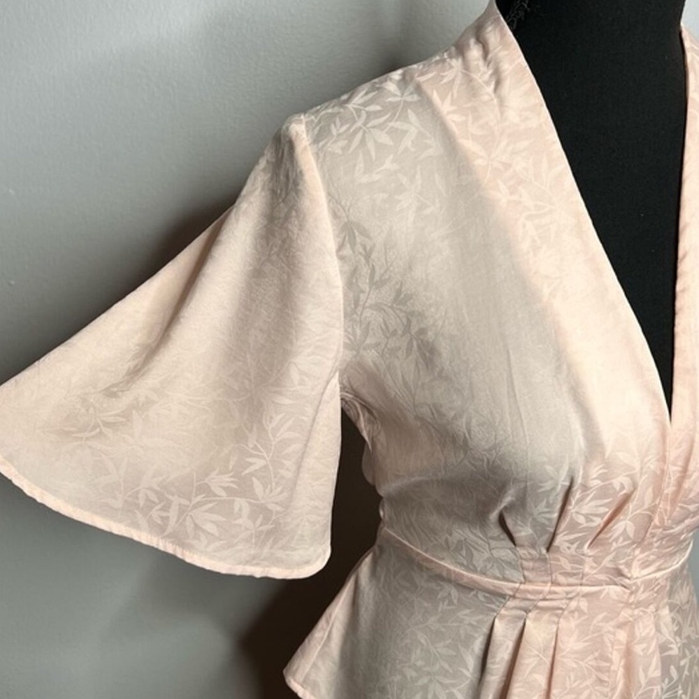 ASTR Blush Pink Satin Pleated Front V Neck Tie Kimono Top - Picture 10 of 14